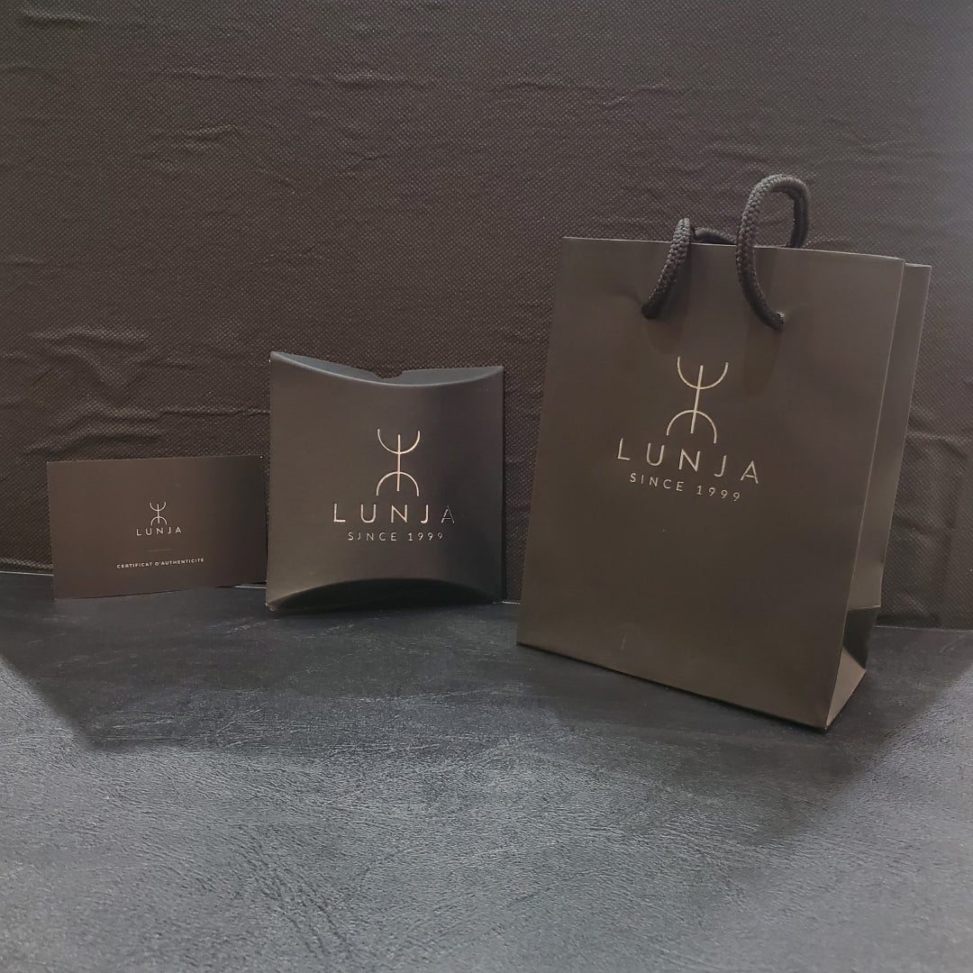 Chapelet en ambre noire Tunisien de 33