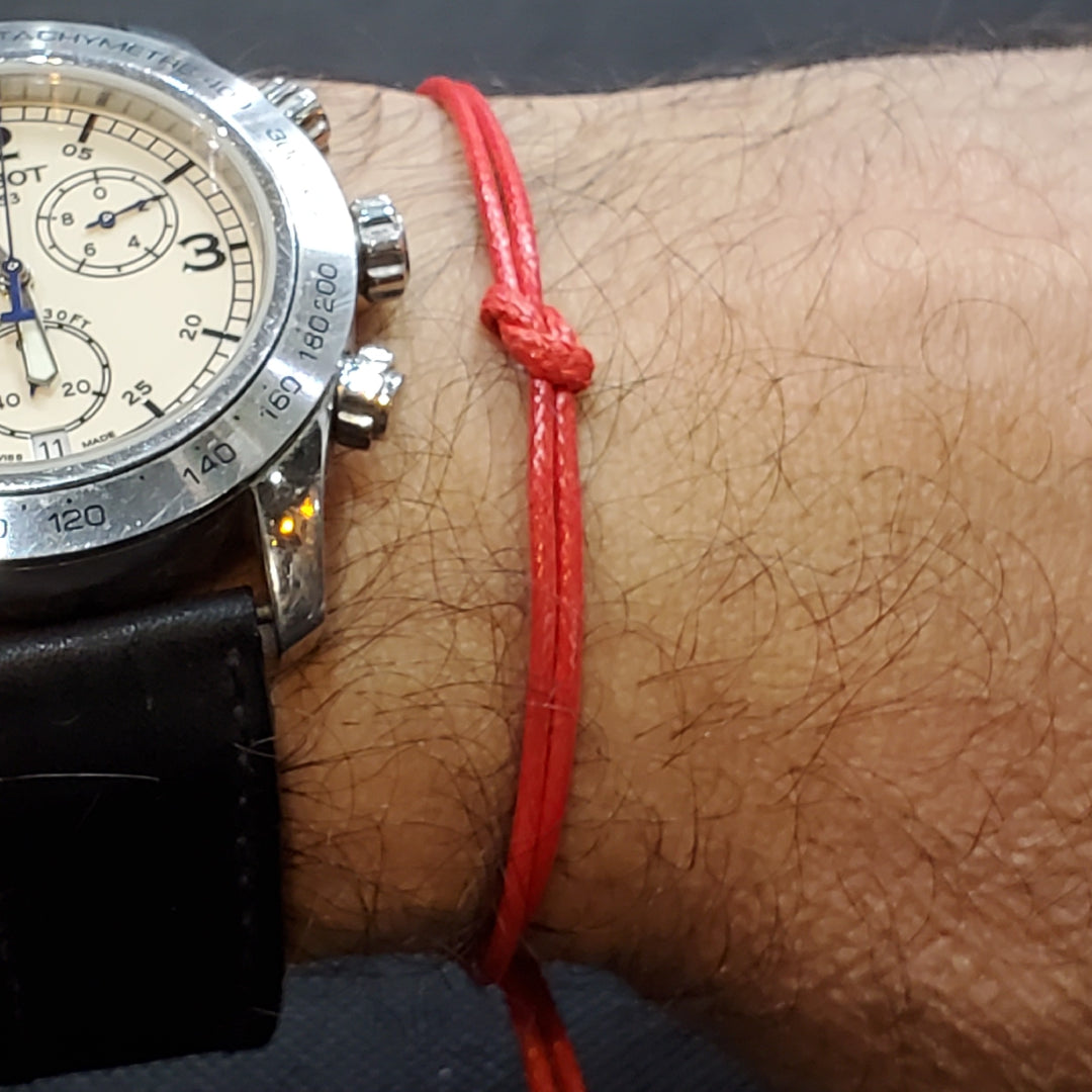 Bracelet en fil rouge unisexe
