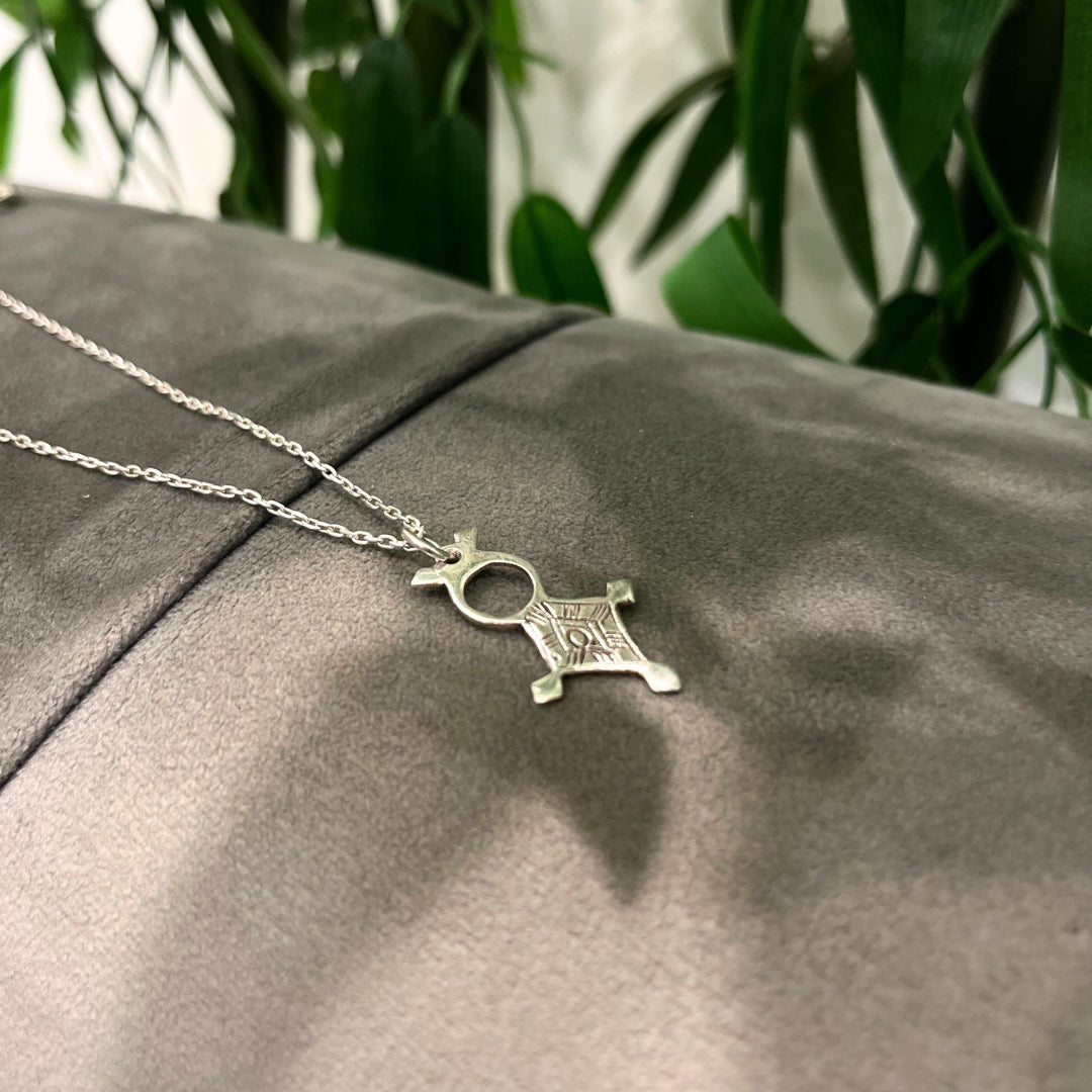 Collier touareg croix de sud en argent