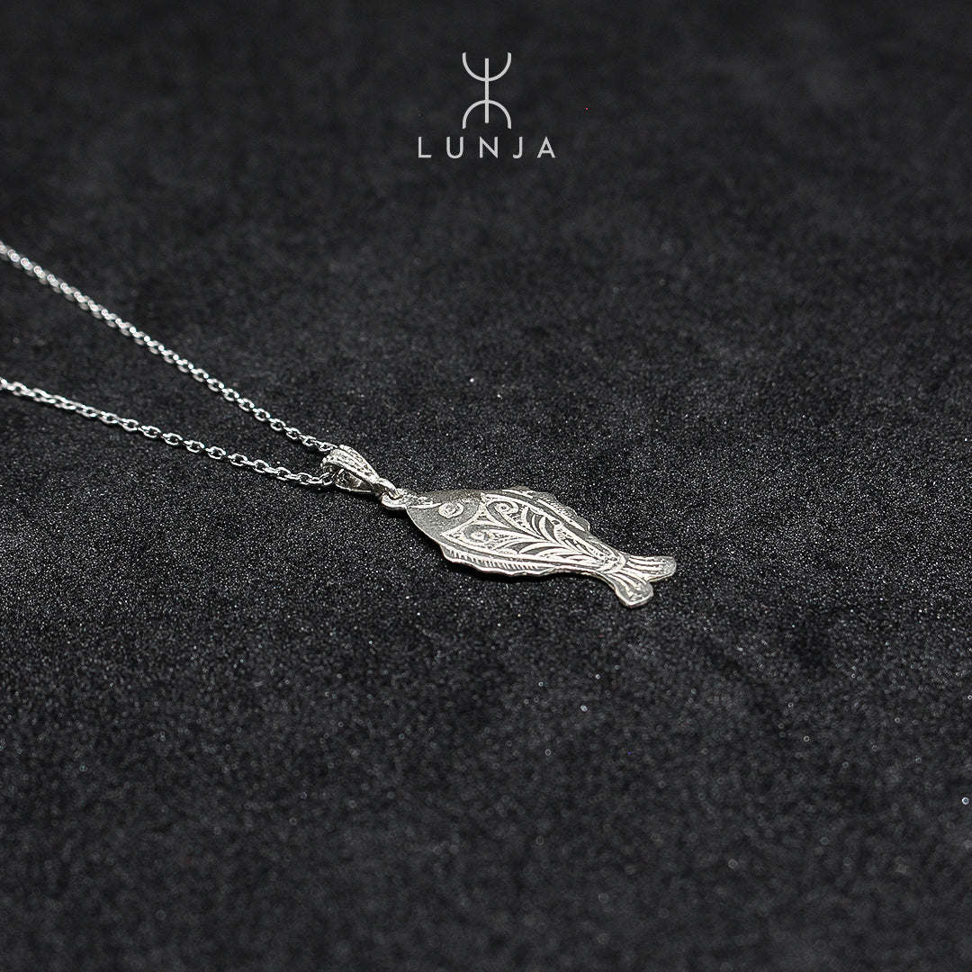Collier en argent motif poisson
