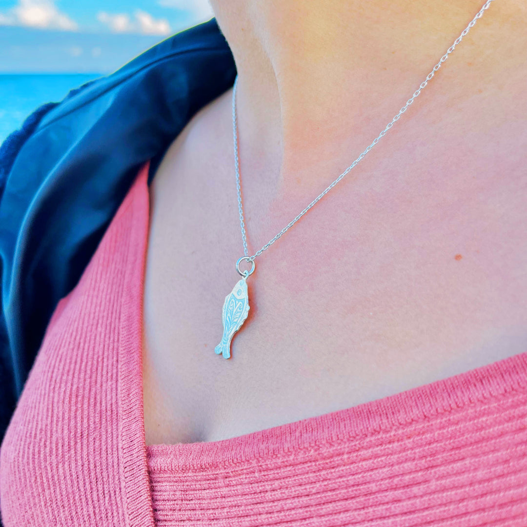 Collier en argent motif poisson