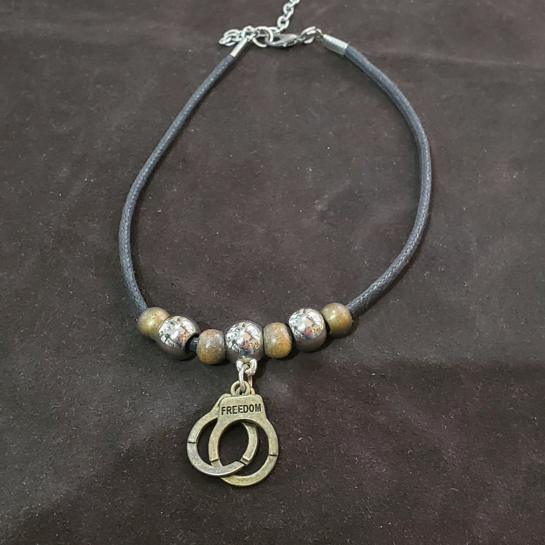 Collier Ras de Cou Femme en Fil de Paracorde Marron – Fait Main