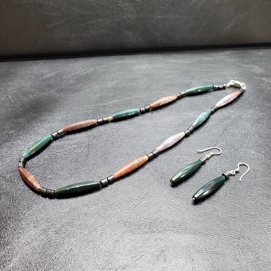 Collier Jaspe sanguin Héliotrope