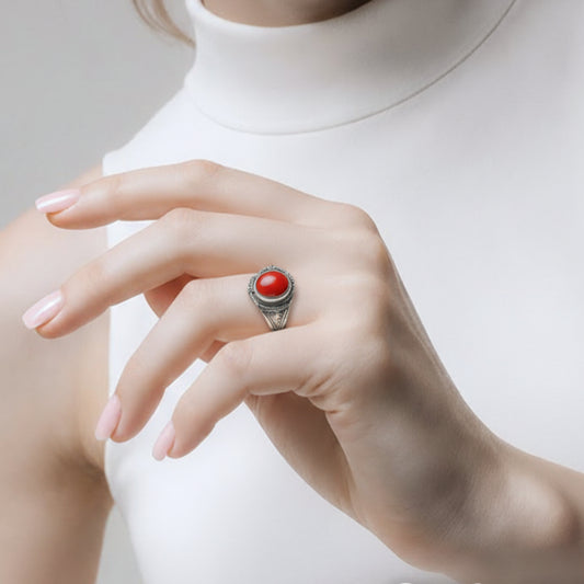 Bague Amazigh en argent 925 et en Corail rouge classé du premier choix