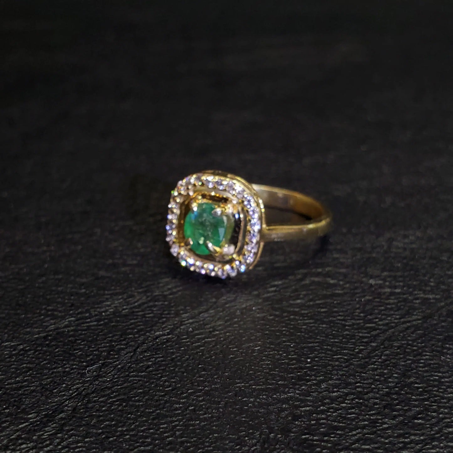 Bague Émeraude 0,5 carat pour Femme en argent platiné en or