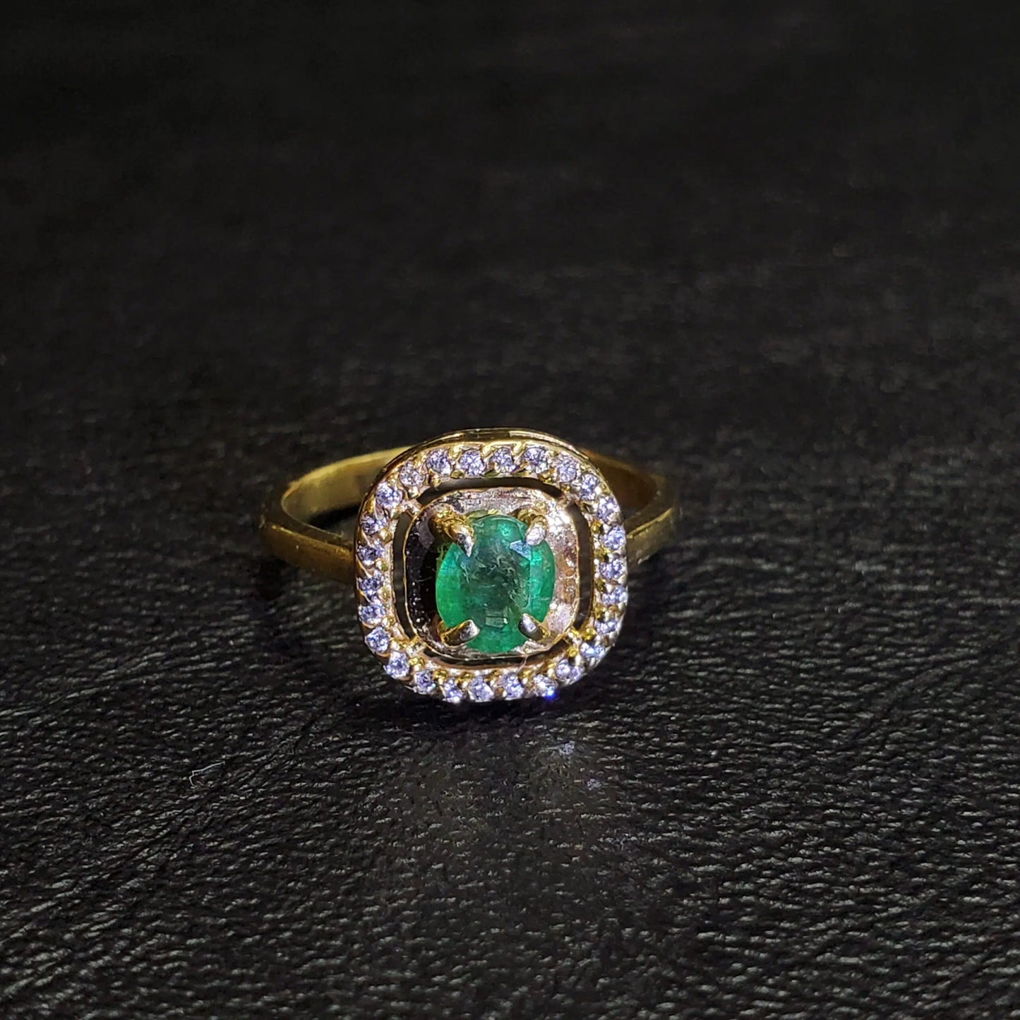 Bague Émeraude 0,5 carat pour Femme en argent platiné en or