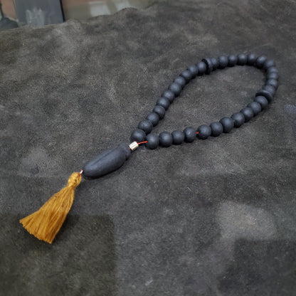 Chapelet en ambre noire Tunisien de 33