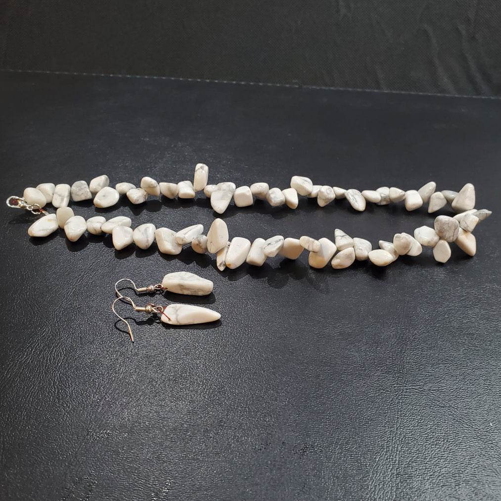 Collier et boucles d’oreilles en pierre Howélite Naturelle avec argent  massif