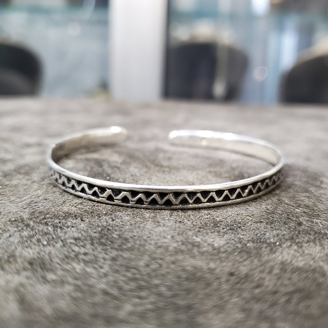 Jonc en argent Agadez fine avec profil Zigzag