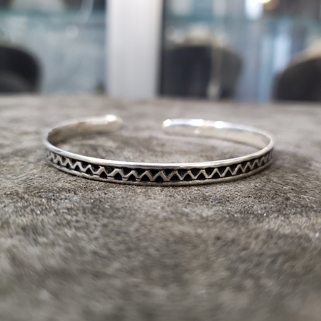 Jonc en argent Agadez fine avec profil Zigzag