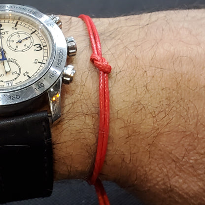 Bracelet en fil rouge unisexe
