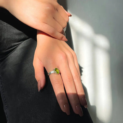 Bague Ajustable en pierre Péridot 2,6 carats  en argent 925  زبردج