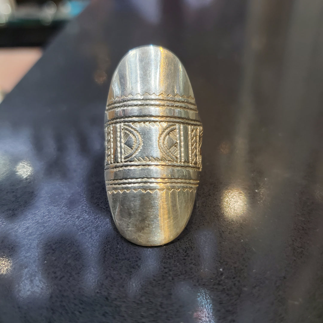 Bague Berbère Amazigh en Argent 925 – Motif Margoum en Arc Gravé à la Main | Taille 57