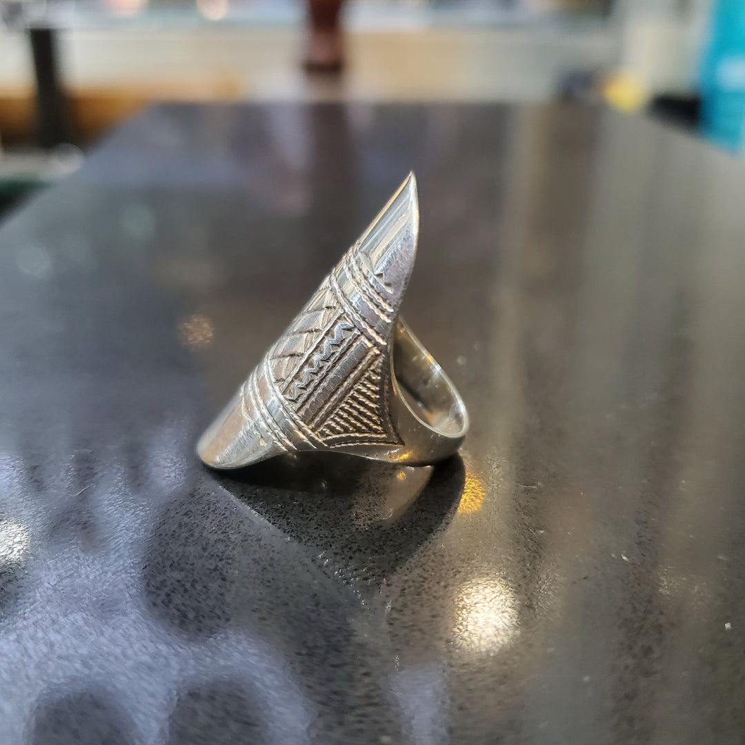 Bague Berbère Amazigh en Argent 925 – Motif Margoum Gravé Main (Taille 53)