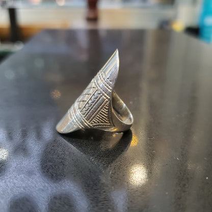 Bague Berbère Amazigh en Argent 925 – Motif Margoum Gravé Main (Taille 53)