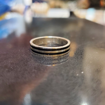 Bague Anneau en Argent 925 – Design Mixte Gravé Émaillé Noir | Création Artisanale Lunja