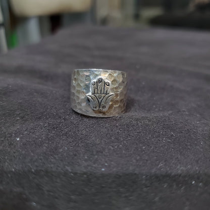 Bague Berbère Amazigh Large en Argent 925  Motif Khomsa Gravé à la Main