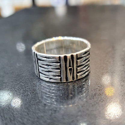 Bague Berbère Amazigh Motifs Yeux en Argent Taille 59925 – Gravure Artisanale Lunja