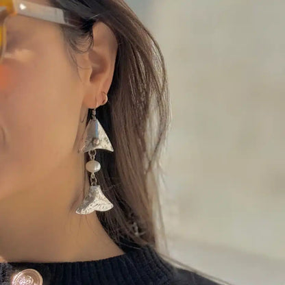 Boucles d'oreilles avec pendentifs poissons en argent 925 et perles de culture