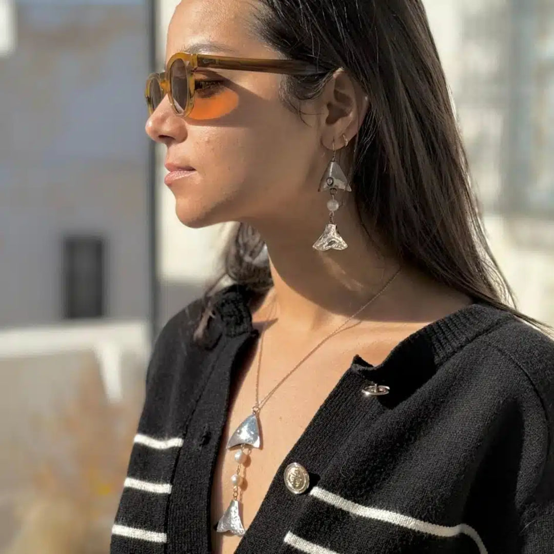 Boucles d'oreilles avec pendentifs poissons en argent 925 et perles de culture