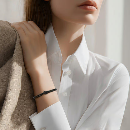Bracelet en fil noir épaisse