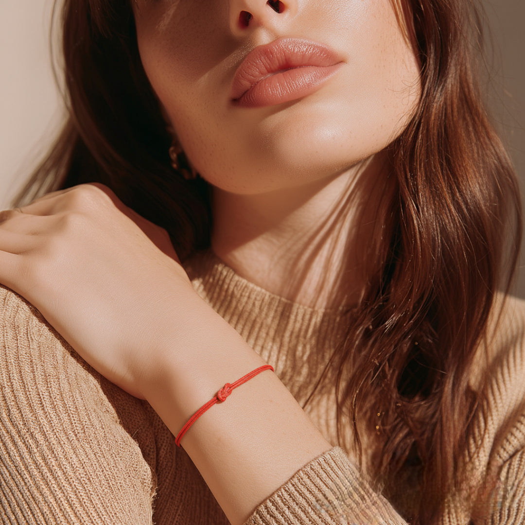 Bracelet en fil rouge unisexe