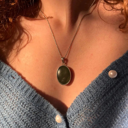 Collier en argent 925 avec une pierre jade verte naturelle