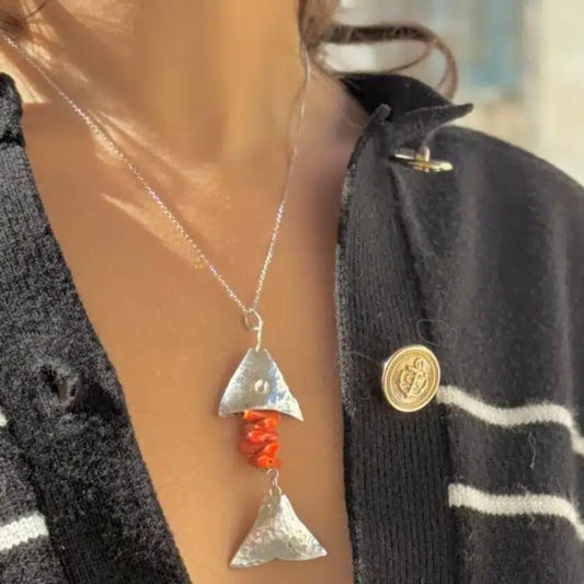 Collier en pendentif Poisson en argent 925 et corail rouge naturel