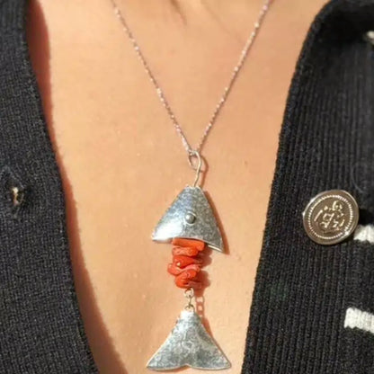 Collier en pendentif Poisson en argent 925 et corail rouge naturel