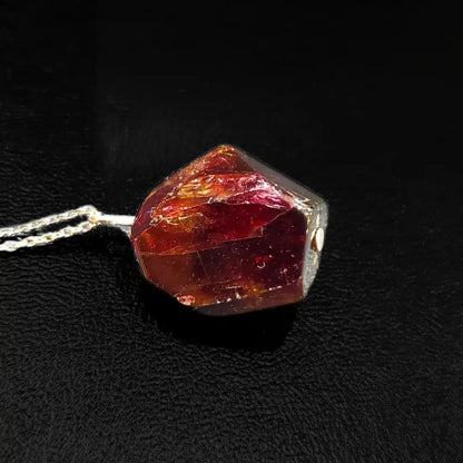 Collier en Argent 925 avec un pendentif en pierre Grenat