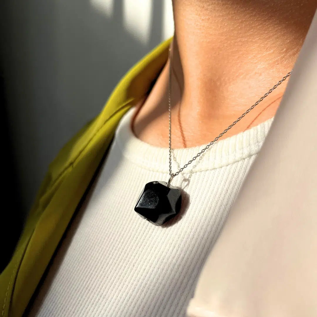 Collier en Argent 925 avec un pendentif en pierre Grenat