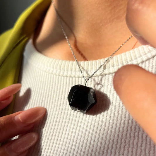 Collier en Argent 925 avec un pendentif en pierre Grenat