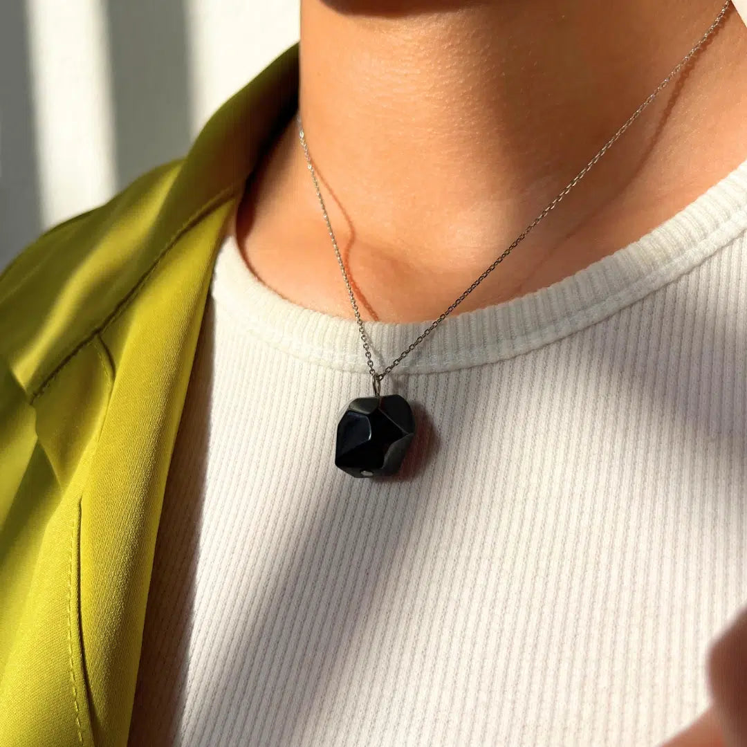 Collier en Argent 925 avec un pendentif en pierre Grenat