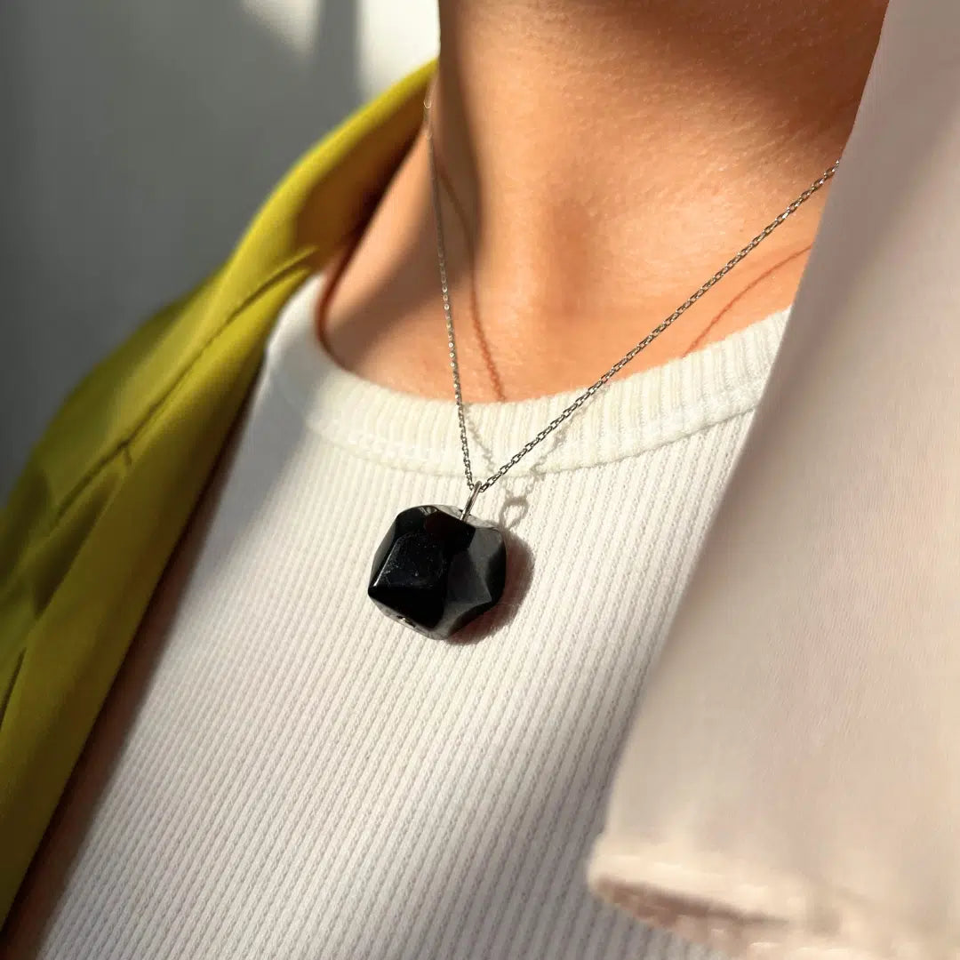 Collier en Argent 925 avec un pendentif en pierre Grenat