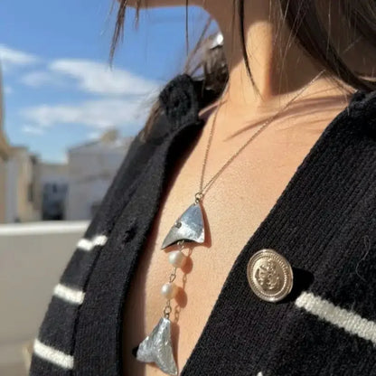 Collier avec motif poisson en argent 925 et perles de culture