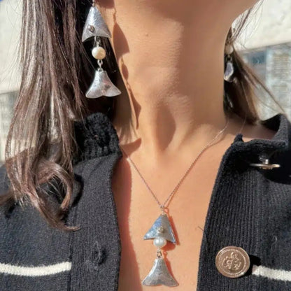 Collier avec motif poisson en argent 925 et perles de culture