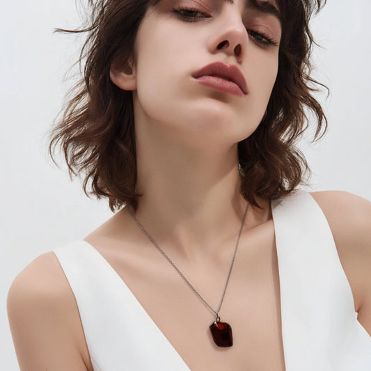 Collier en Argent 925 avec un pendentif en pierre Grenat