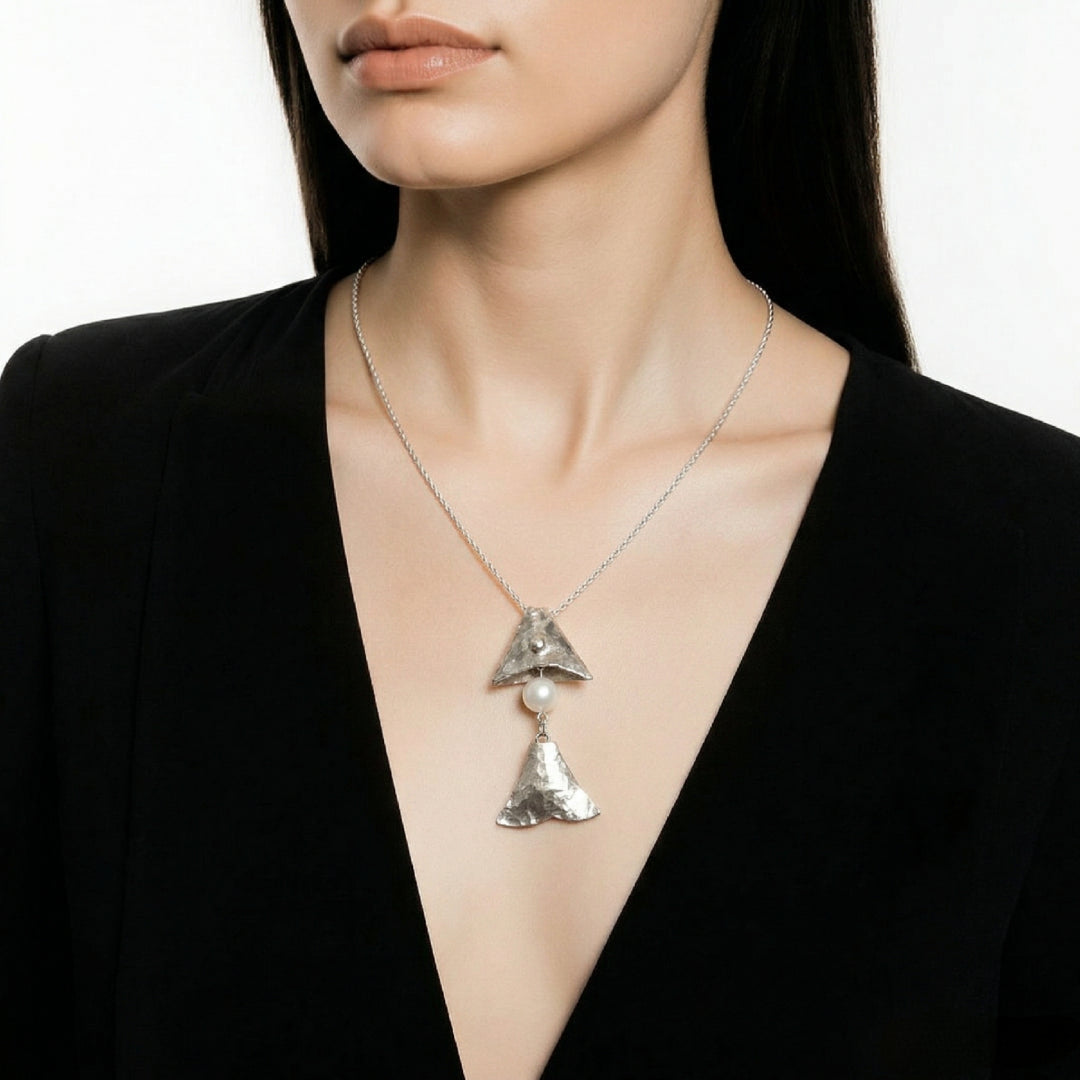 Collier avec motif poisson en argent 925 et perles de culture