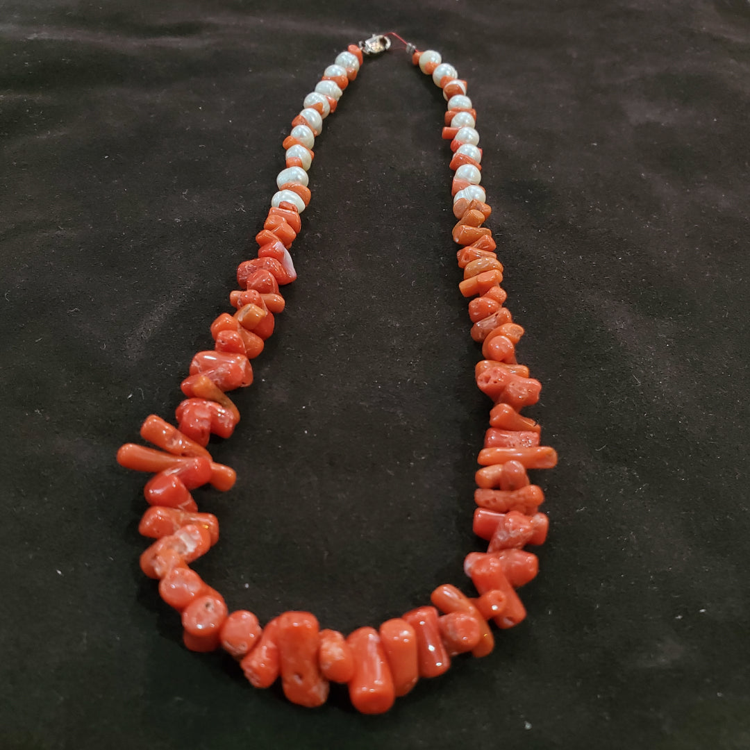 Collier en Corail Tunisien Naturel et Perles de Culture Blanches