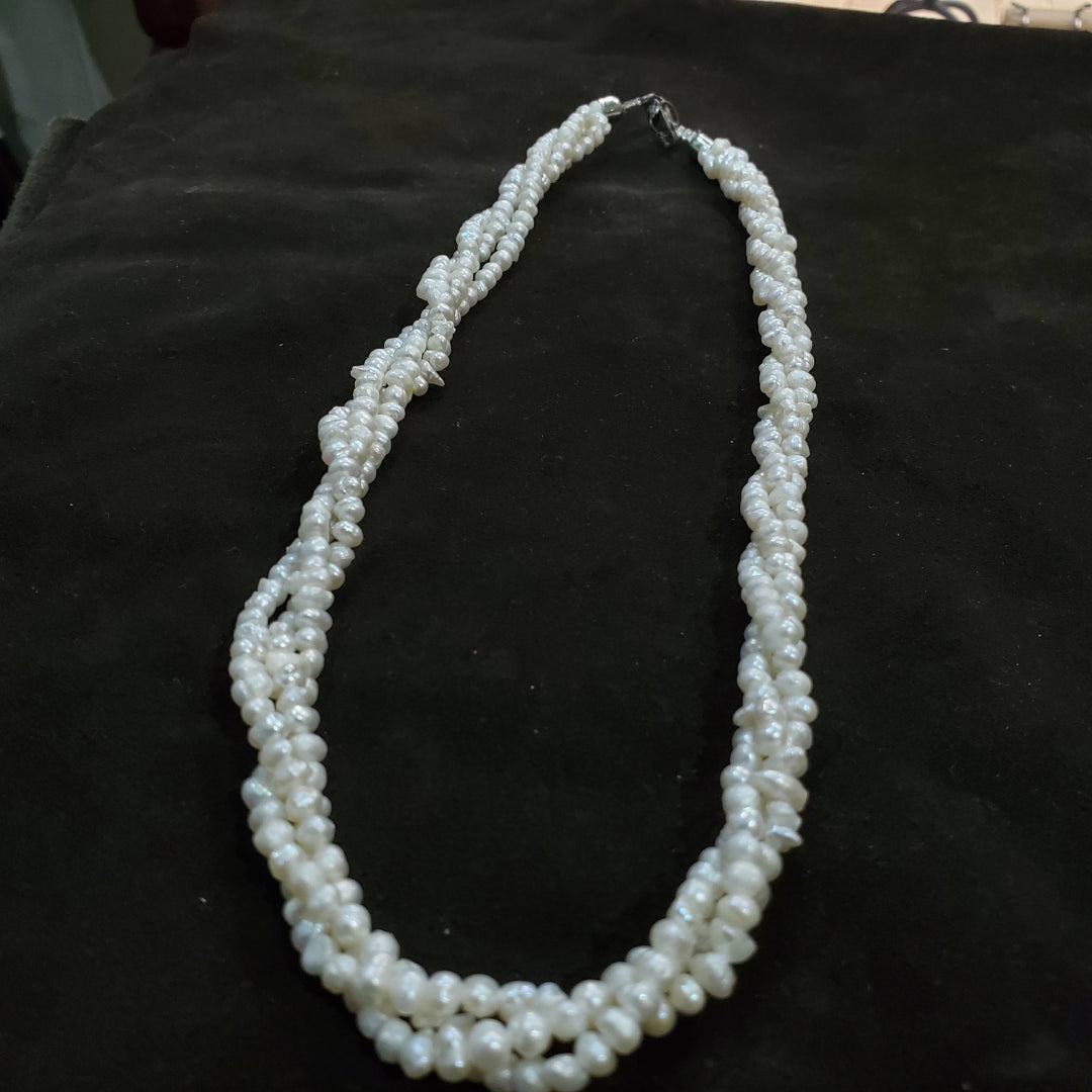 Collier 3 Rangées en Perles de Culture Naturelles Blanches