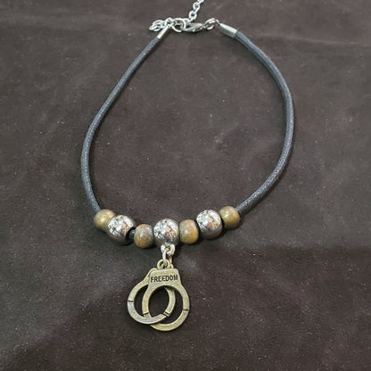 Collier Ras de Cou Femme en Fil de Paracorde Marron – Fait Main