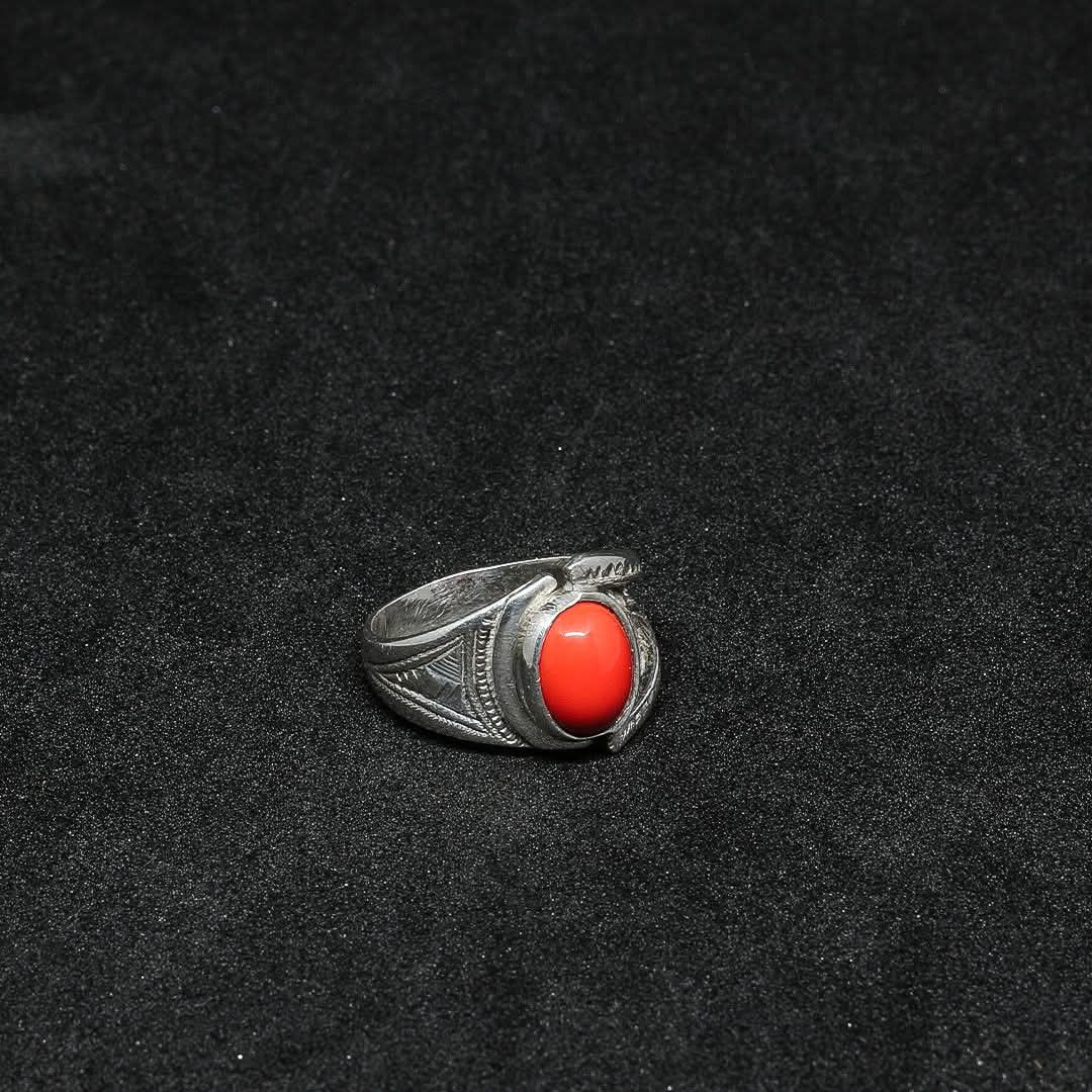 Bague Amazigh en argent 925 et en Corail rouge classé du premier choix