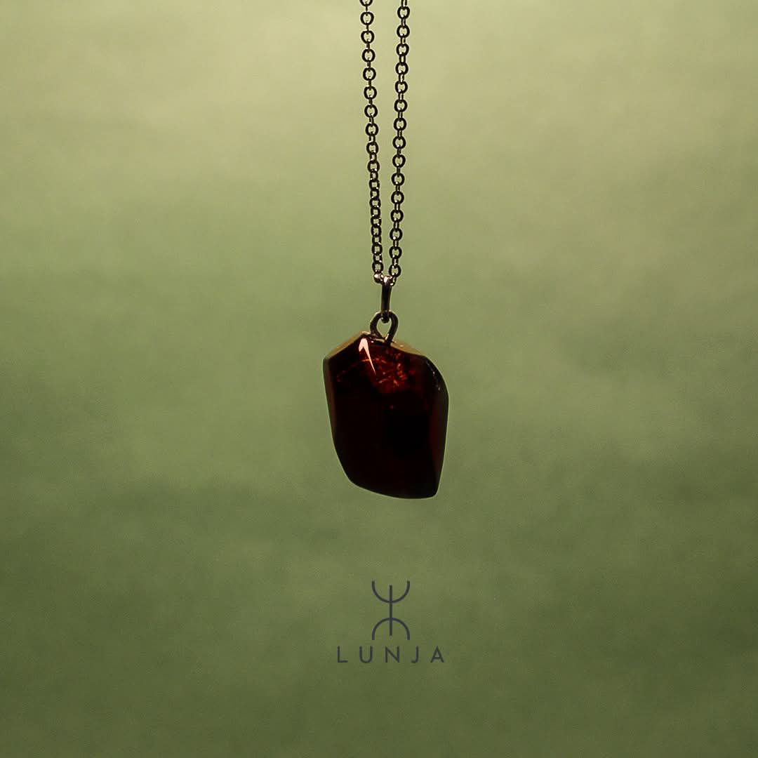 Collier en Argent 925 avec un pendentif en pierre Grenat