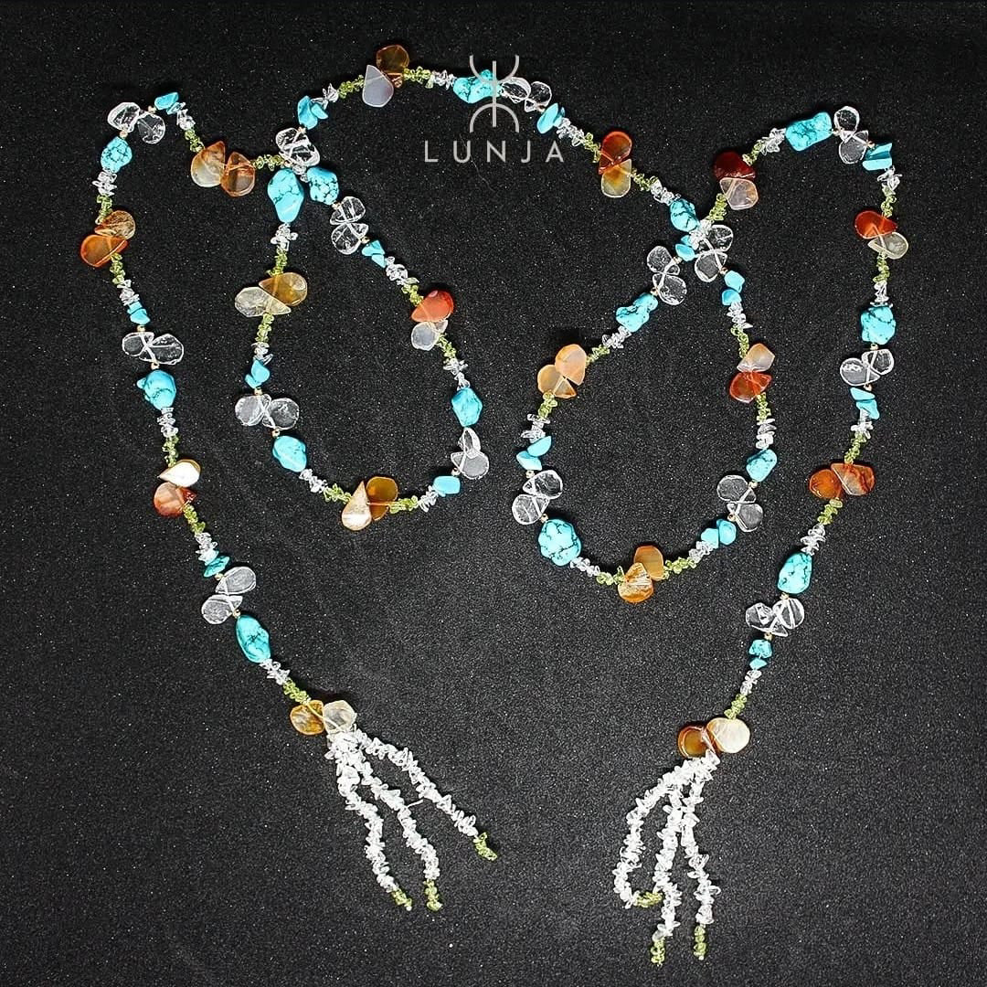 Collier Sautoir Ajustable en Pierres Naturelles – 1,55 m – Cristal de Roche, Péridot et Quartz