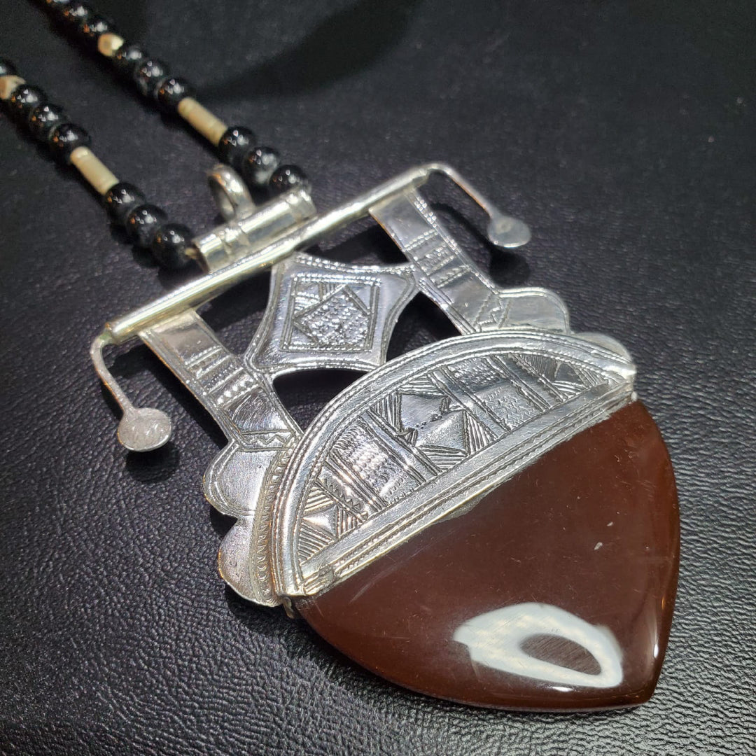 Collier Amazigh en Argent 925 avec Pierre Cornaline Naturelle avec Motif Agadez Gravé à la Main