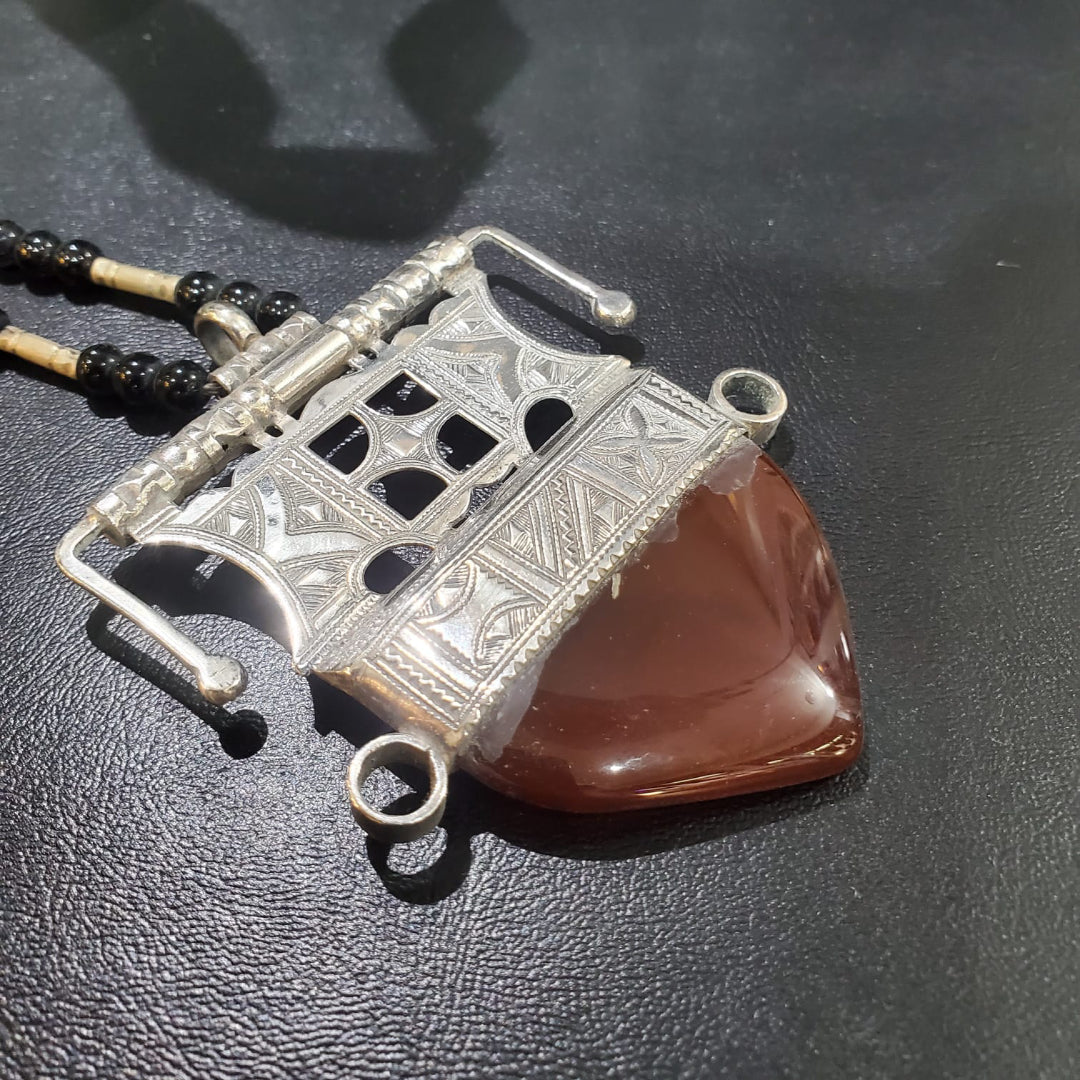 Collier Amazigh en Argent 925 avec Pierre Cornaline Naturelle avec Motif Agadez Gravé à la Main