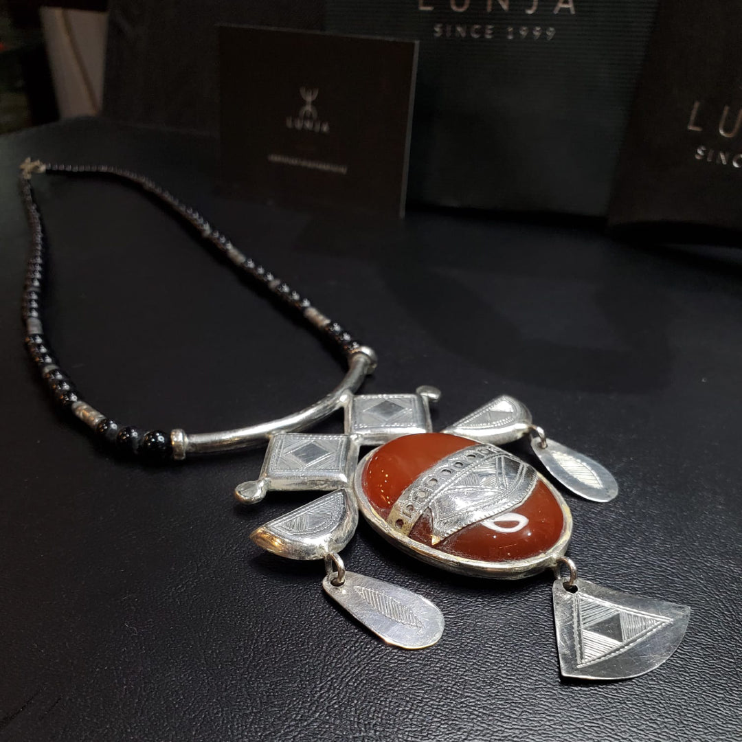 Collier Amazigh en Argent 925 avec Pierre Cornaline Naturelle avec Motif Agadez Gravé à la Main