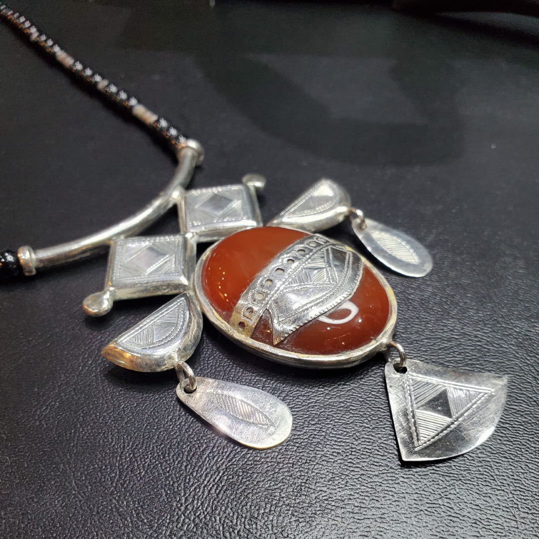 Collier Amazigh en Argent 925 avec Pierre Cornaline Naturelle avec Motif Agadez Gravé à la Main
