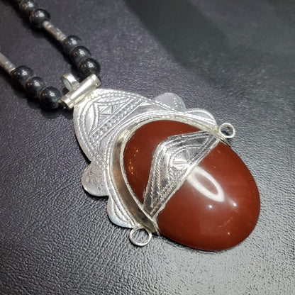 Collier Amazigh en Argent 925 avec Pierre Cornaline Naturelle avec Motif Agadez Gravé à la Main