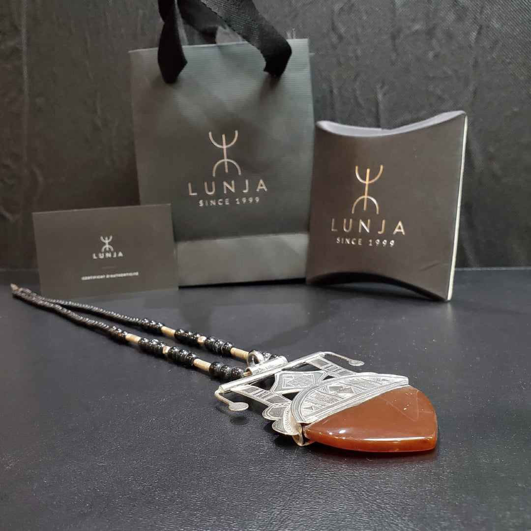 Collier Amazigh en Argent 925 avec Pierre Cornaline Naturelle avec Motif Agadez Gravé à la Main